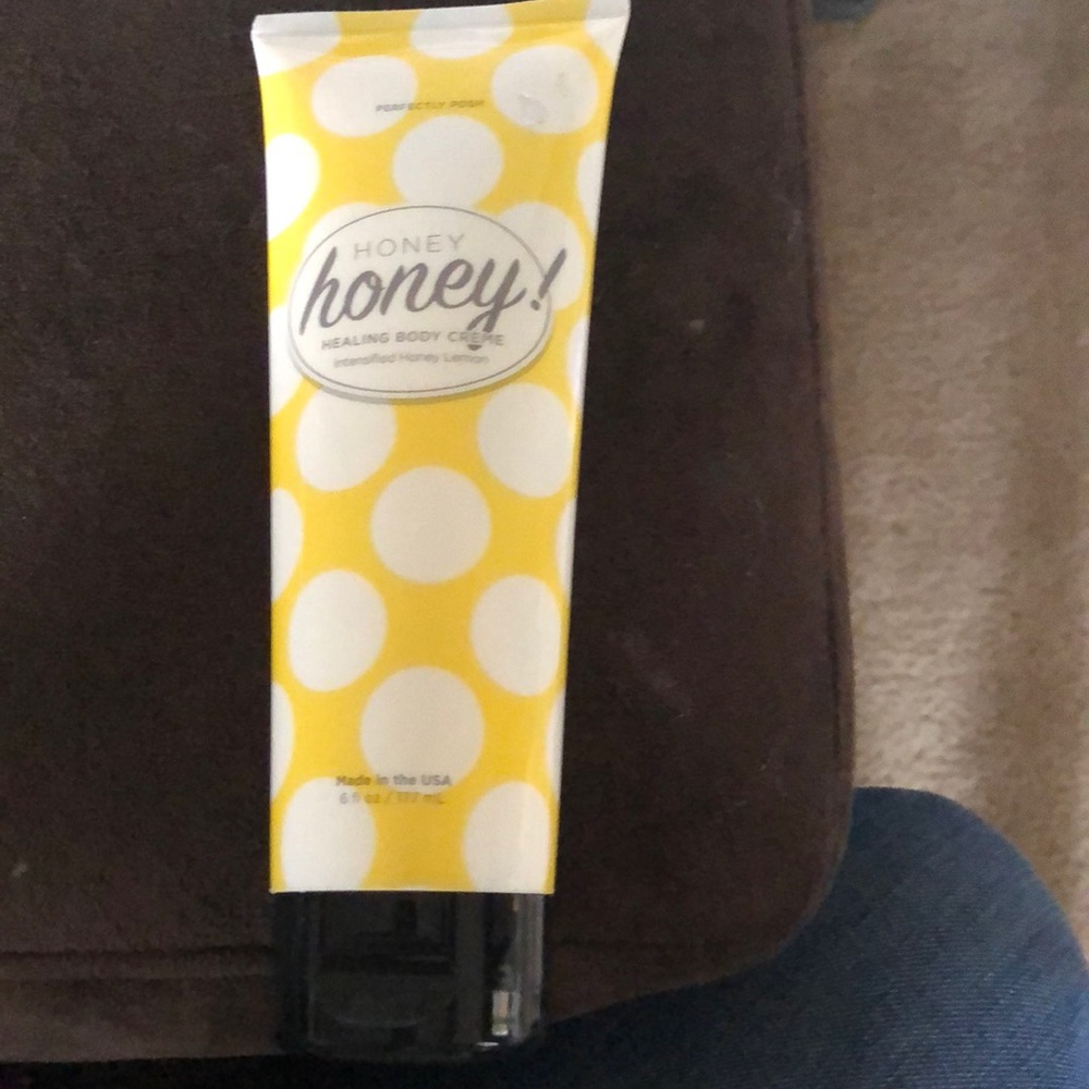 Perfectly posh honey honey body cream